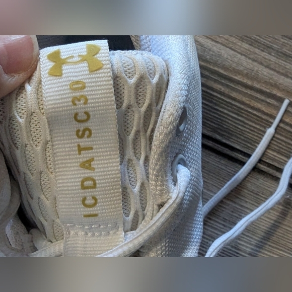 Under Armour SC Stephen Curry size 8.5 white and gold basketball shoes - Picture 12 of 12